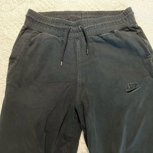 black nike joggers
